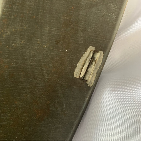 Vintage Yellow Cake Carrier - Picture 14 of 16